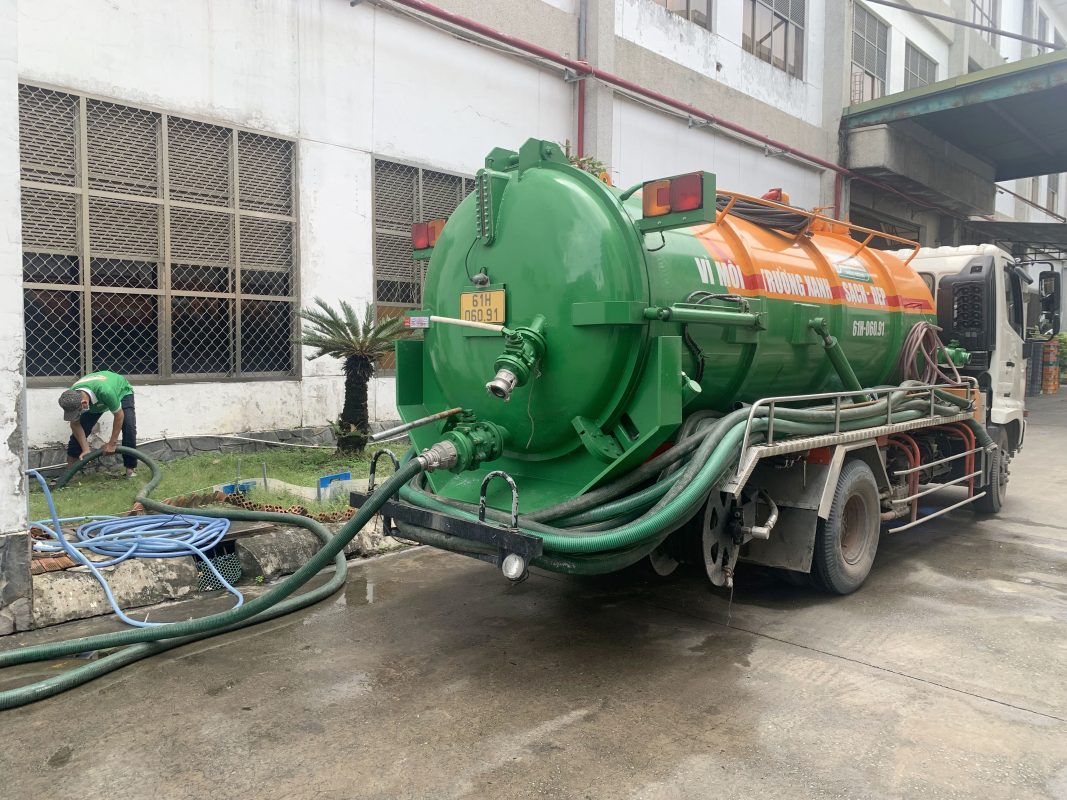 Xử lý bể phốt đầy gây mùi hôi tại khu đô thị Hanaka Từ Sơn