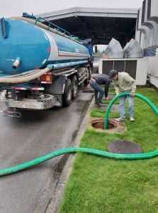 Hút bể phốt tại phường Phúc La quận Hà Đông – Urenco Hà Nội Thợ có kỹ thuật tốt, xử lý nhanh