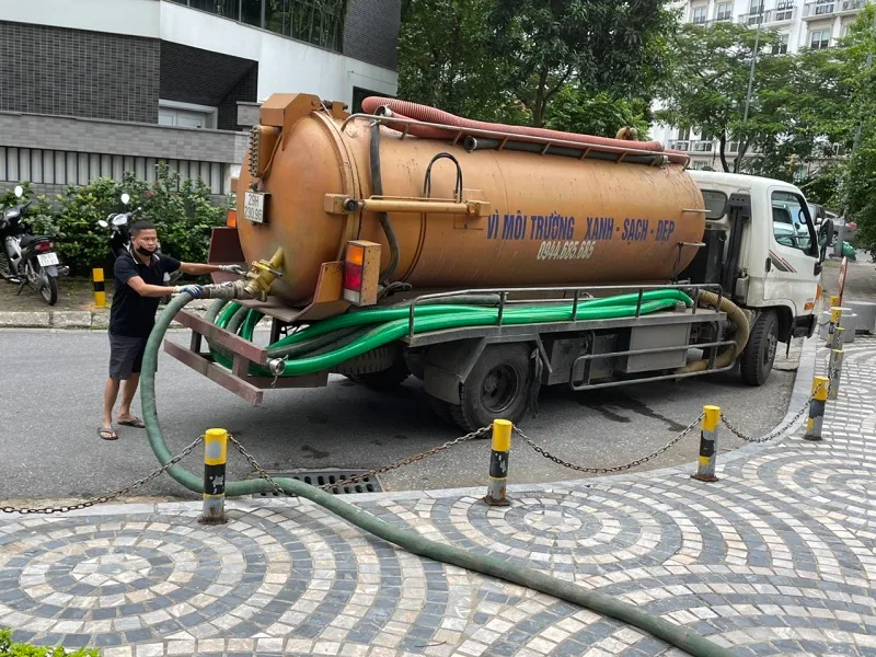Xử lý bể phốt đầy gây mùi hôi tại khu đô thị Hanaka Từ Sơn