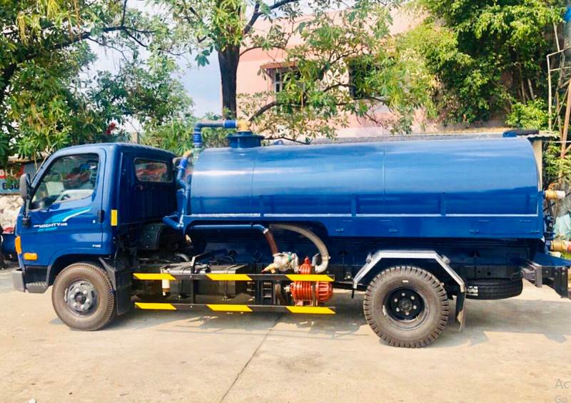 Cảnh báo dịch vụ hút bể phốt lừa đảo dán tờ rơi tại các cột điện Bắc Ninh