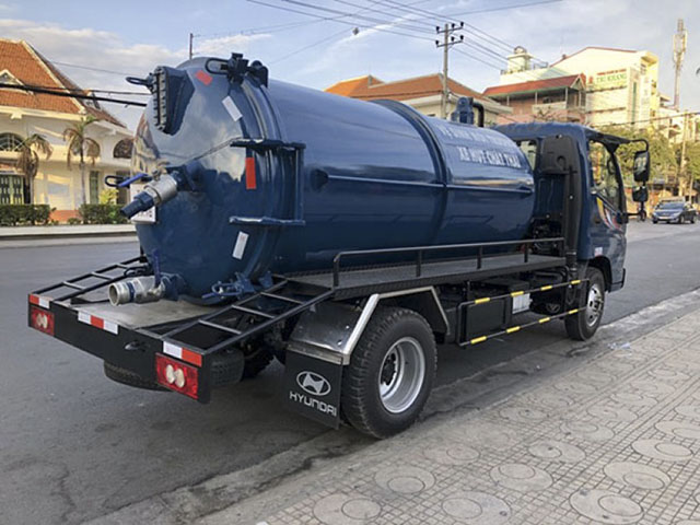 Dịch Vụ Hút Bể Phốt Tại Long Biên: Công Nghệ Hút Chân Không, Gi