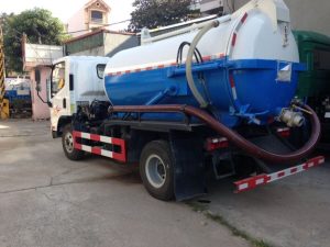 Hút bể phốt tại phường Đội Cấn quận Ba Đình - Hà Nội Urenco:
Bể phốt bị tràn ra vườn: Nguy cơ ô nhiễm và cách xử lý