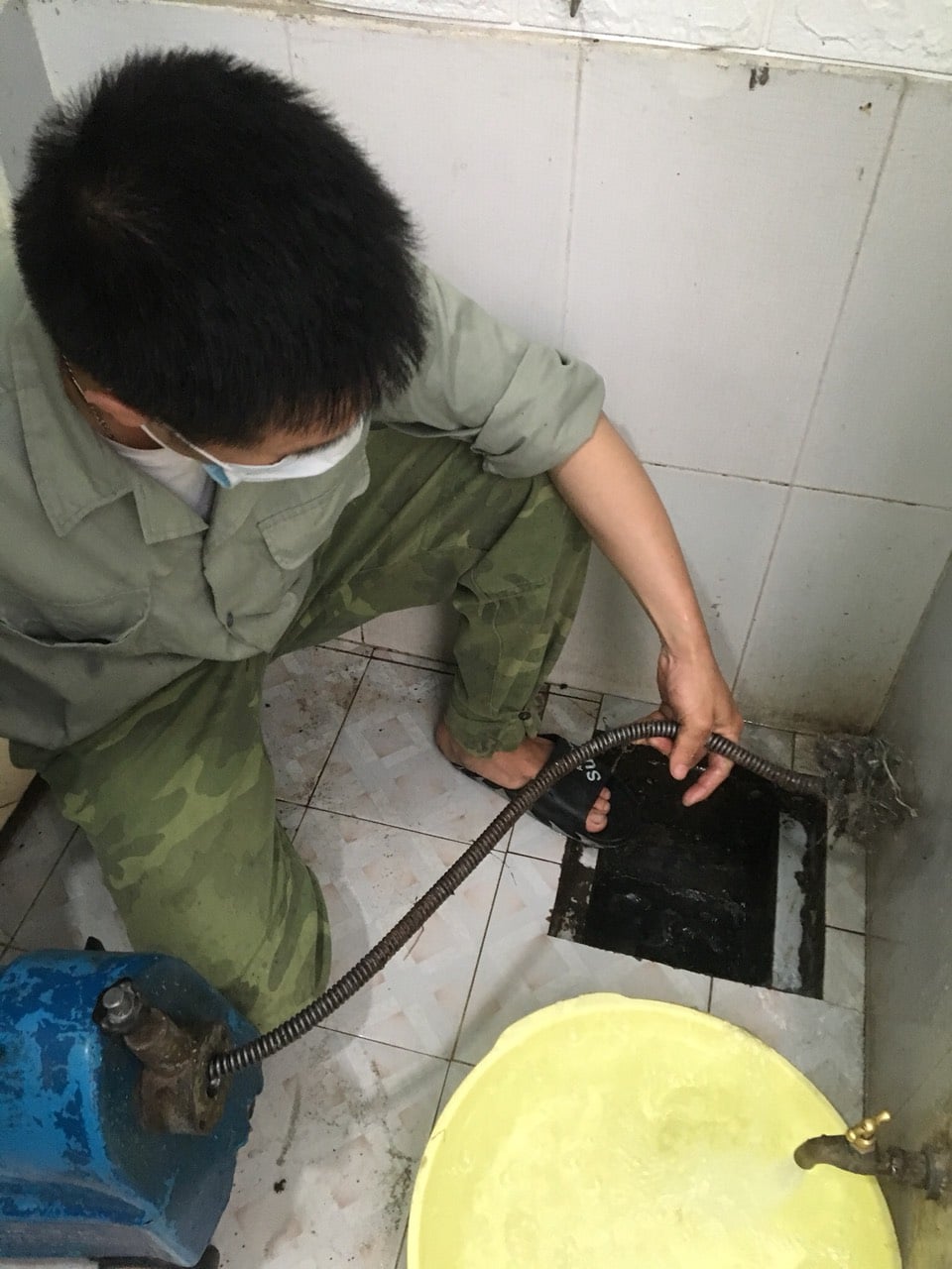 Xử lý thoát sàn nhà vệ sinh bị tắc nghẽn tại Mỹ Đức