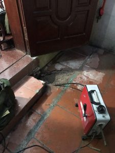 Urenco hướng dẫn Cách bảo vệ đường ống thoát nước vào mùa đông tránh đóng mỡ hiệu quả. Dịch vụ thông tắc cống tại Phương Mai uy tín, giá rẻ. Gọi 0393510222!