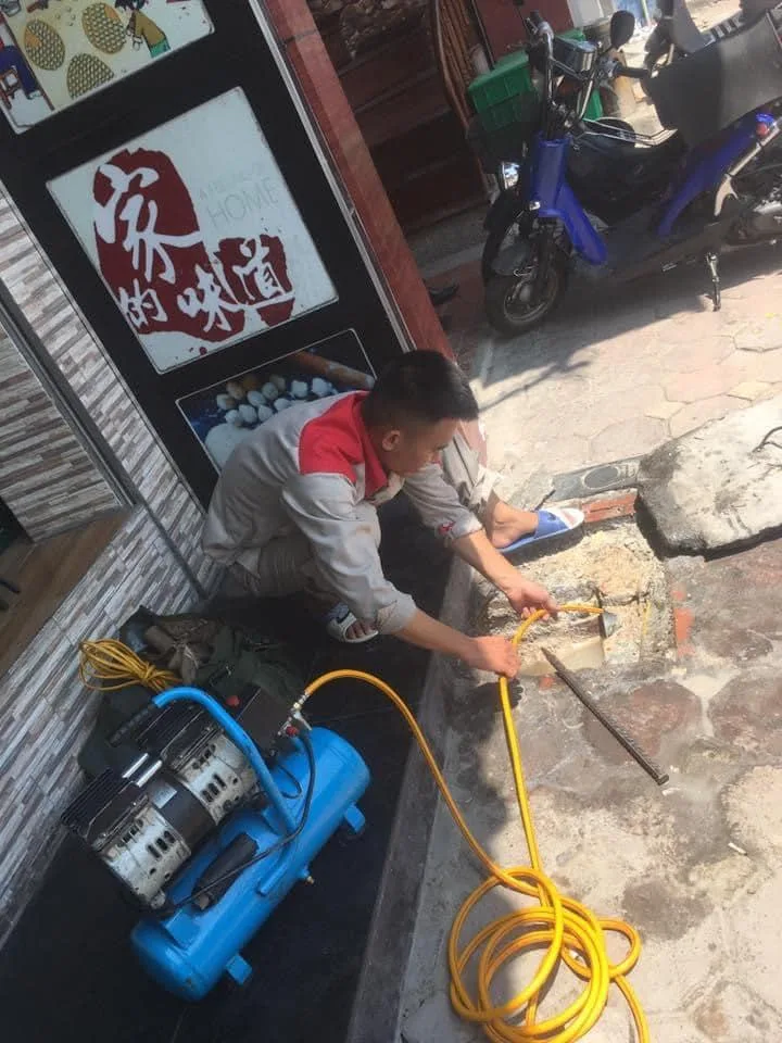URENCO xử lý thông tắc cống tại Bắc Ninh bằng máy nén khí chuyên dụng